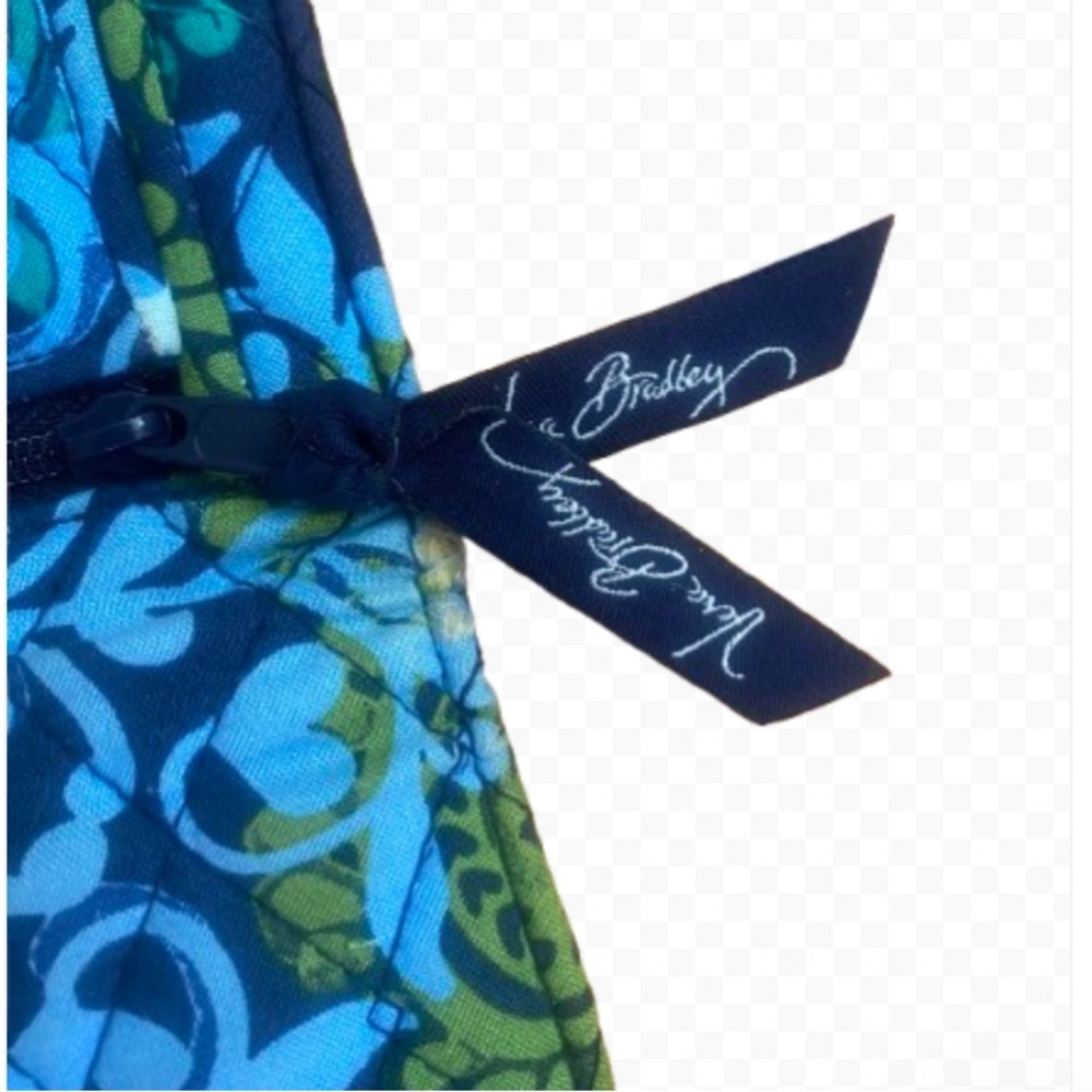 Vera Bradley quilted magnetic closure wallet in the “Caribbean Sea” pattern - Picture 8 of 10